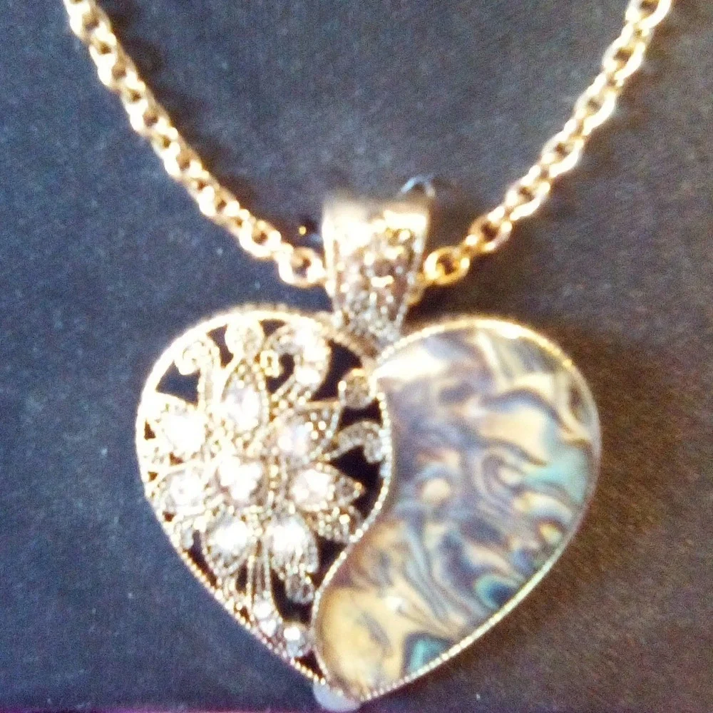 Natural Abalone Shell & Rhinestones Heart Pendant(Mixit Necklace & Earrings Set)